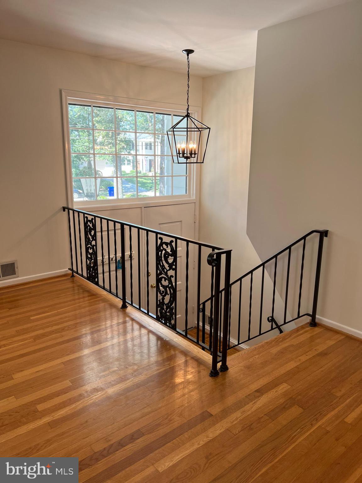 9117 Cherrytree Drive Alexandria, VA 22309 - Photo 14 of 38 Foyer