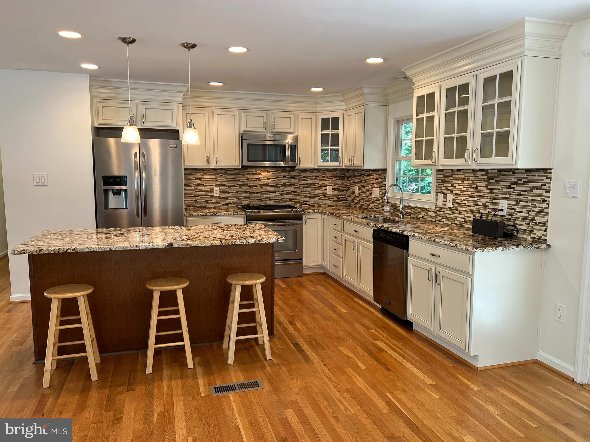 9117 Cherrytree Drive Alexandria, VA 22309 - Photo 10 of 38 Kitchen