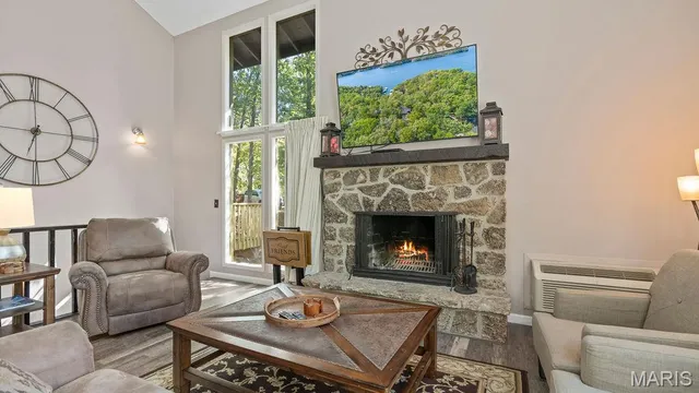 $649,900 | 35 Walkers Cay Drive, Osage Beach, MO 65065