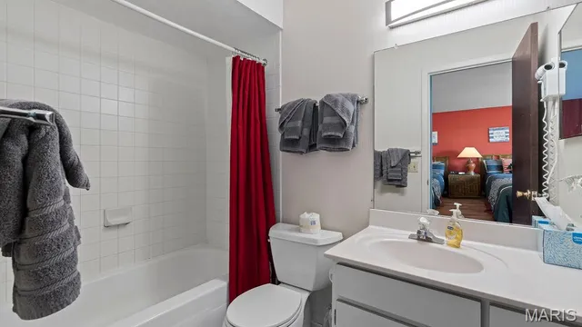 $649,900 | 35 Walkers Cay Drive, Osage Beach, MO 65065