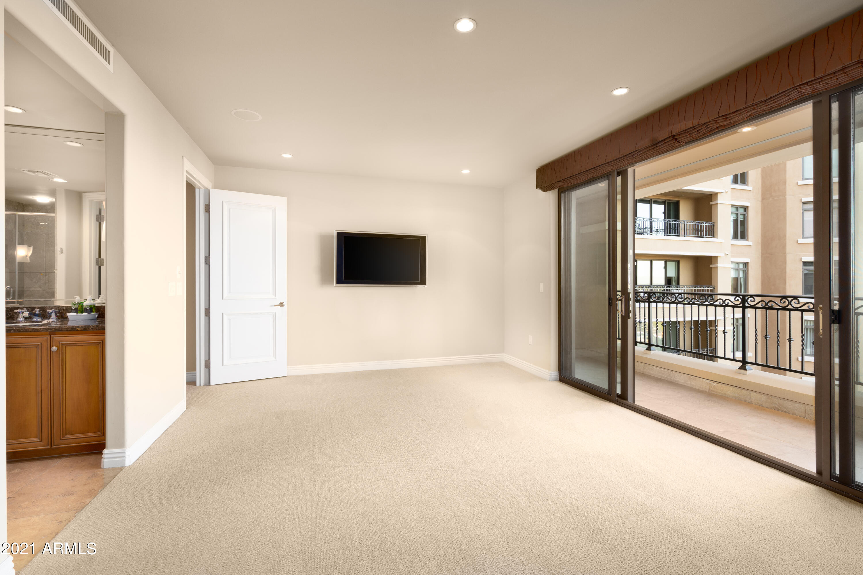 7175 East Camelback Road, Unit 807 Scottsdale, AZ 85251 - Photo 14 of 42 Owners Suite