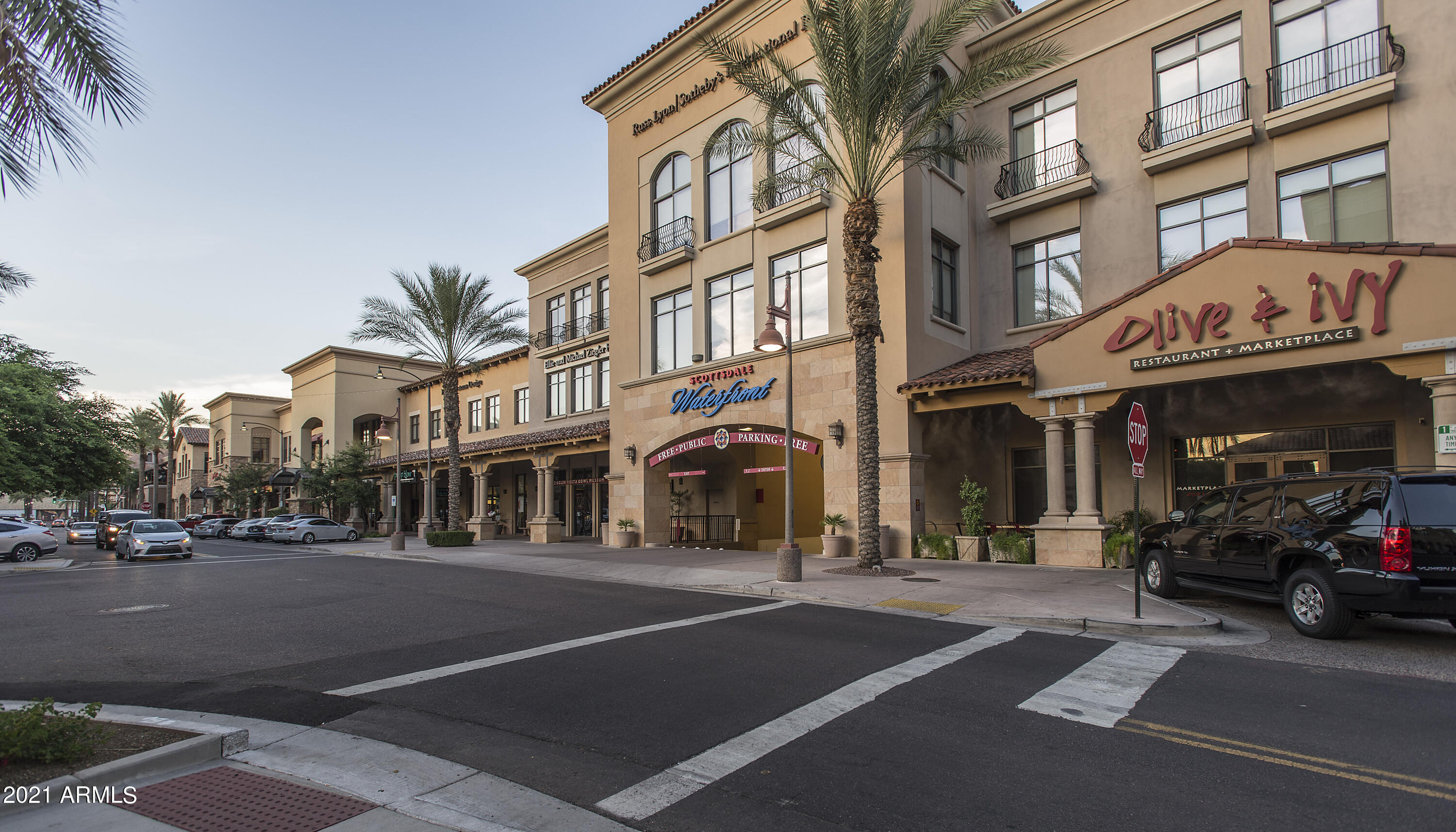 7175 East Camelback Road, Unit 807 Scottsdale, AZ 85251 - Photo 37 of 42 Walkable to Cafés