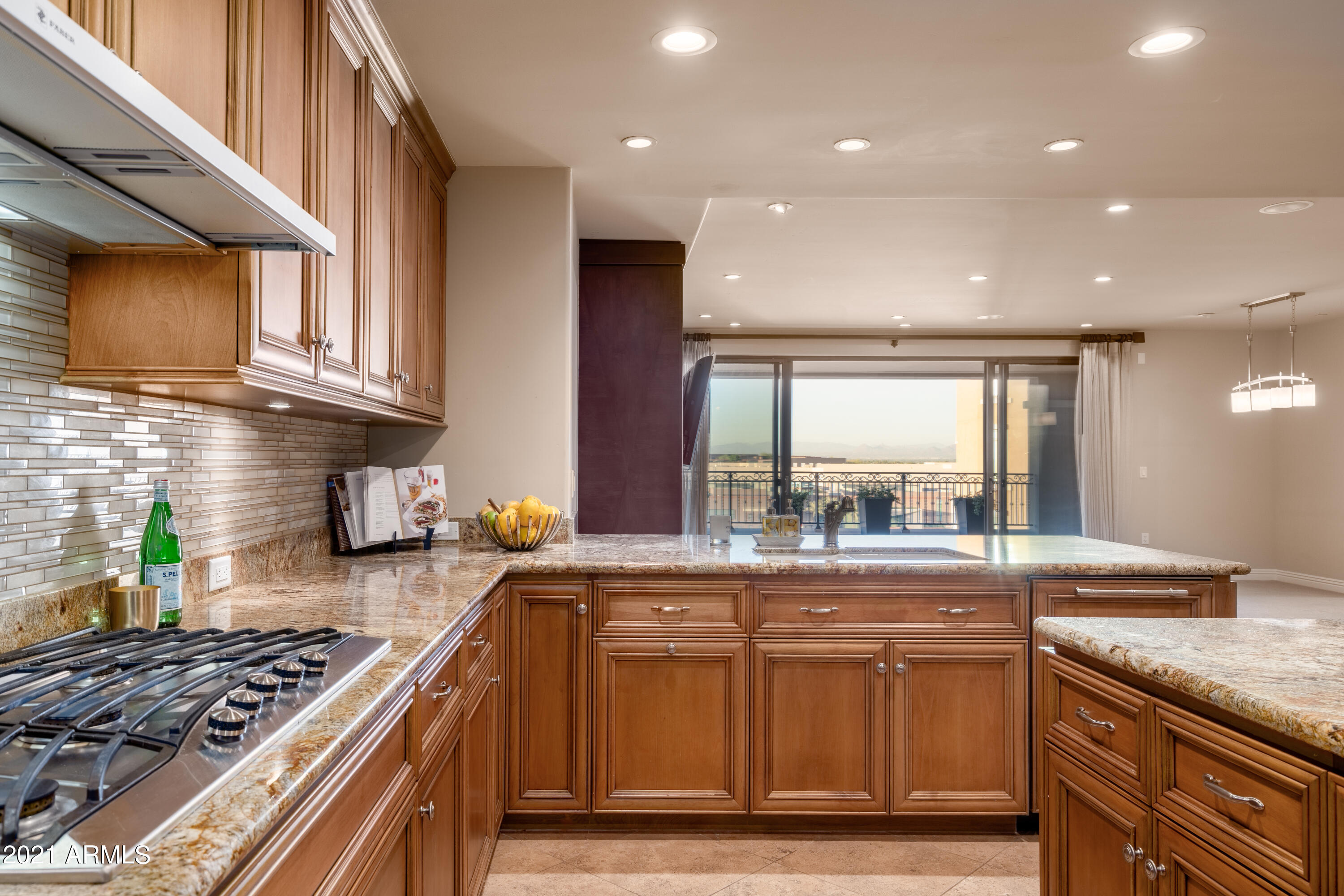 7175 East Camelback Road, Unit 807 Scottsdale, AZ 85251 - Photo 4 of 42 Entertaining kitchen