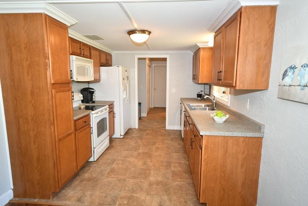 16 Birch Meadow Road Merrimac, MA 01860 - Photo 5 of 39