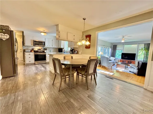 $439,900 | 116 Will-O-Wind Drive, De Witt, NY 13078