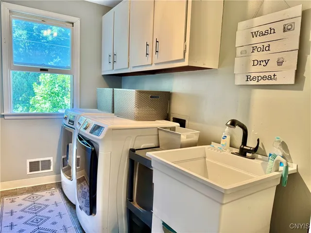 $439,900 | 116 Will-O-Wind Drive, De Witt, NY 13078