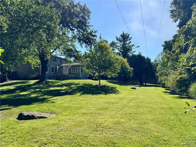 $439,900 | 116 Will-O-Wind Drive, De Witt, NY 13078