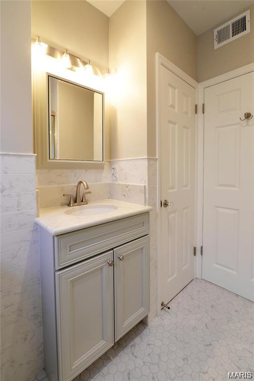 6607 Clayton Road, Unit 2E Clayton, MO 63117 - Photo 19 of 34