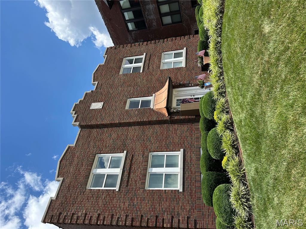 6607 Clayton Road, Unit 2E Clayton, MO 63117 - Photo 3 of 34