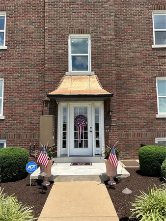 $1,550 | 6607 Clayton Road, Unit 2E, Clayton, MO 63117