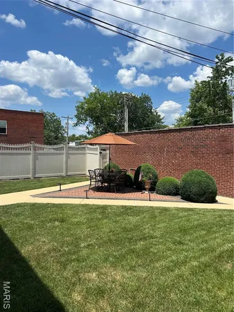 $1,550 | 6607 Clayton Road, Unit 2E, Clayton, MO 63117