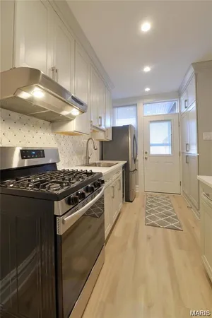 $1,550 | 6607 Clayton Road, Unit 2E, Clayton, MO 63117