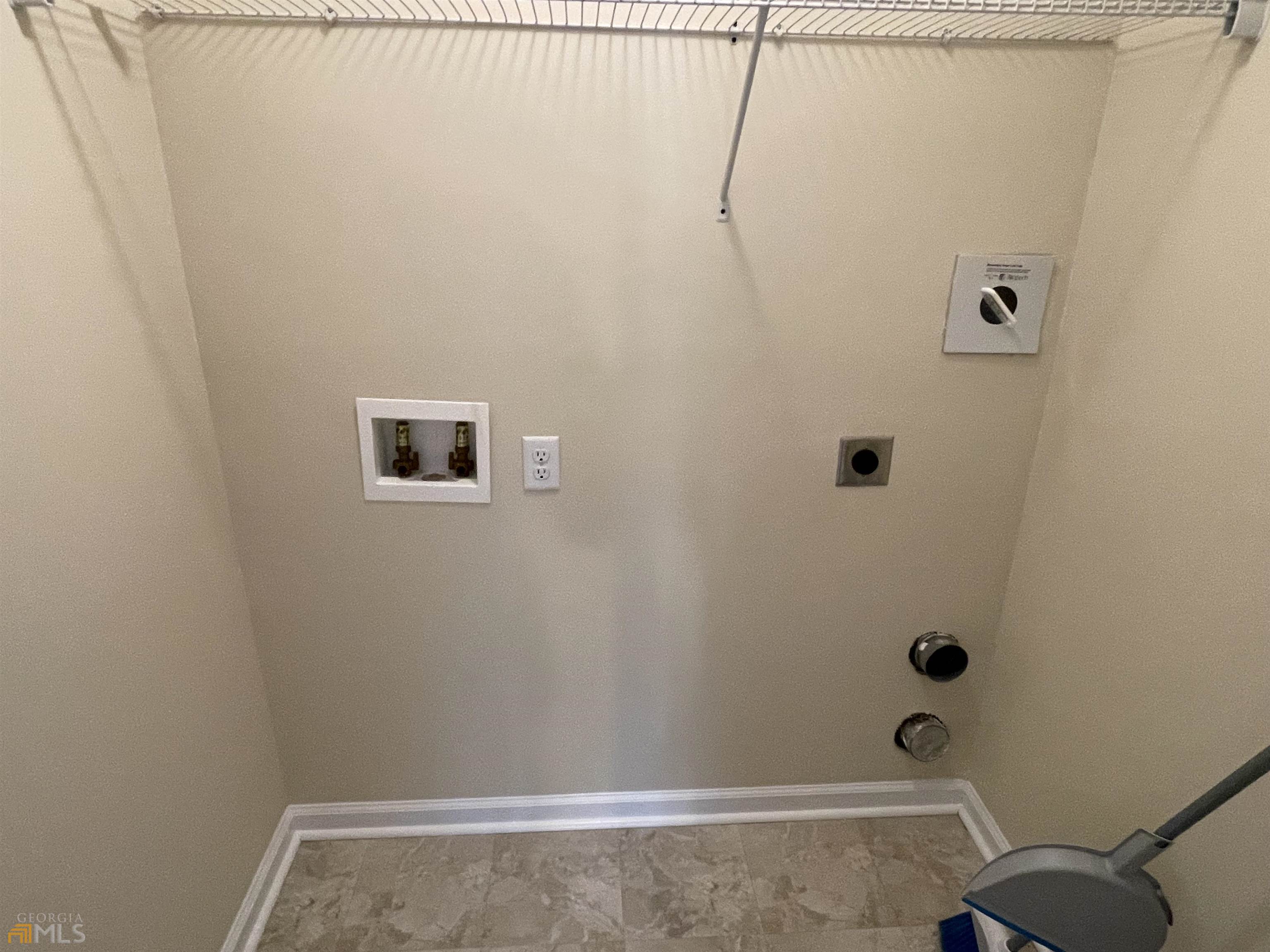 148 Buckhaven Way, Unit 148 Statesboro, GA 30458 - Photo 21 of 27 a bathroom with a shower