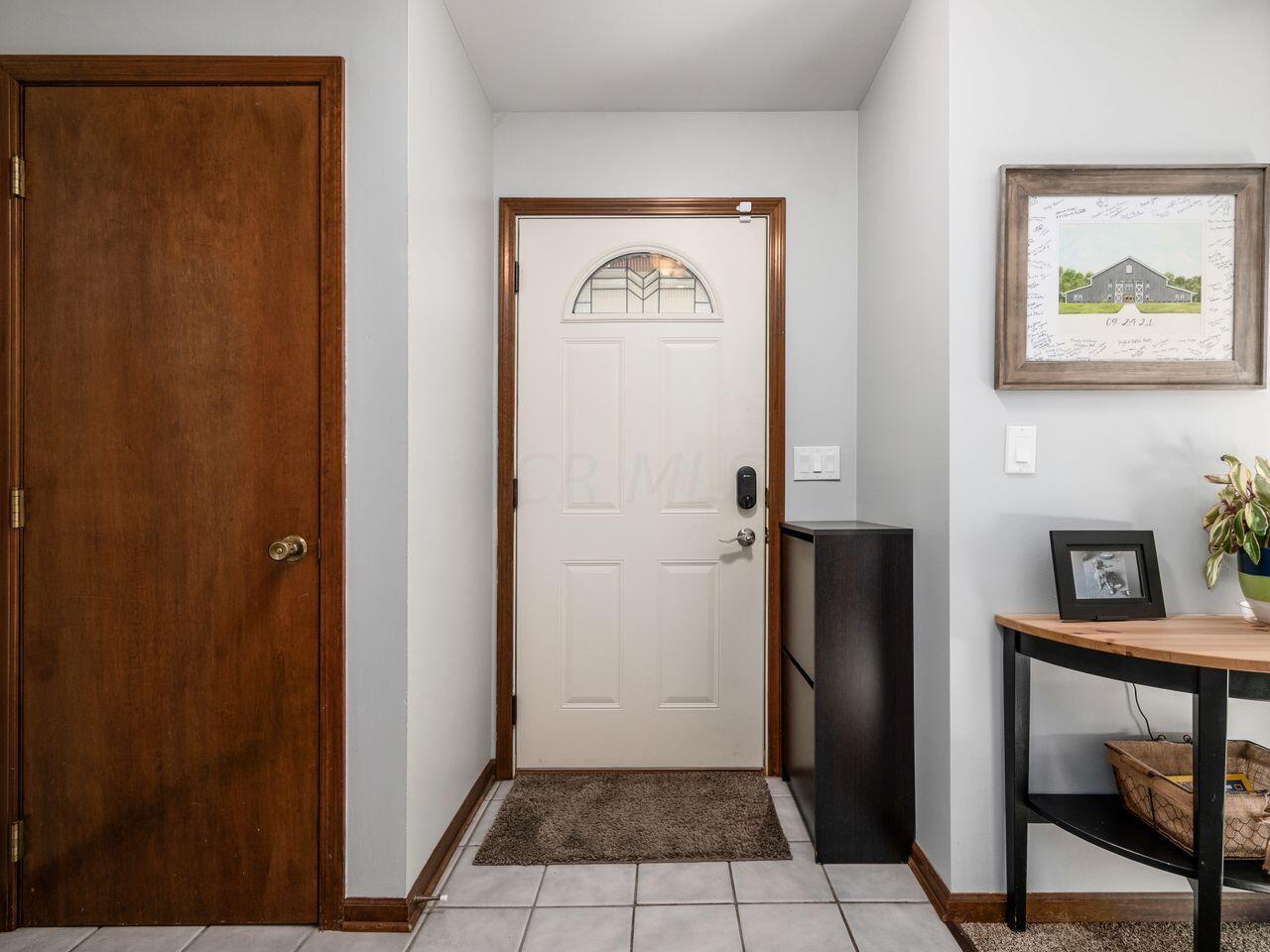 5861 Ravine View Court Columbus, OH 43231 - Photo 6 of 42 N_5861_Raven_View_071