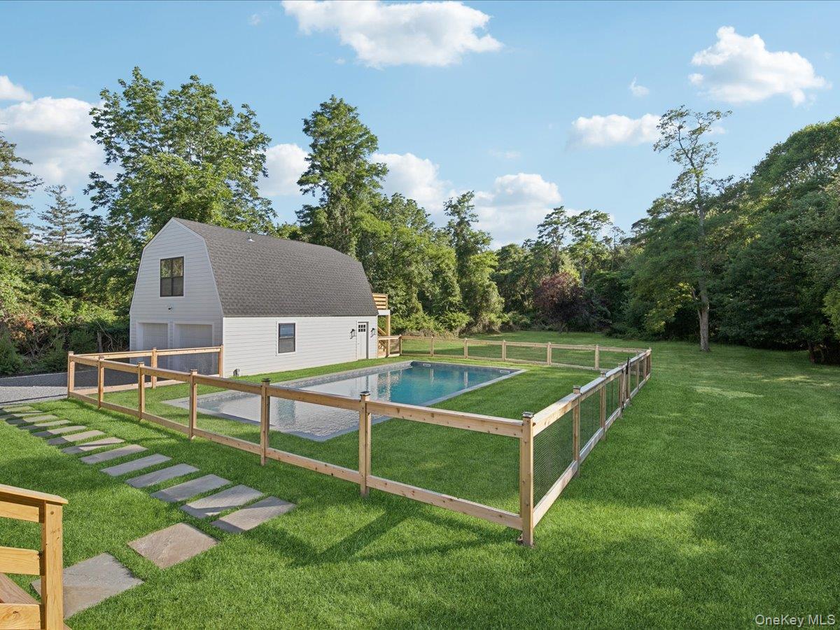 1579 North Sea Road Southampton, NY 11968 - Photo 4 of 41