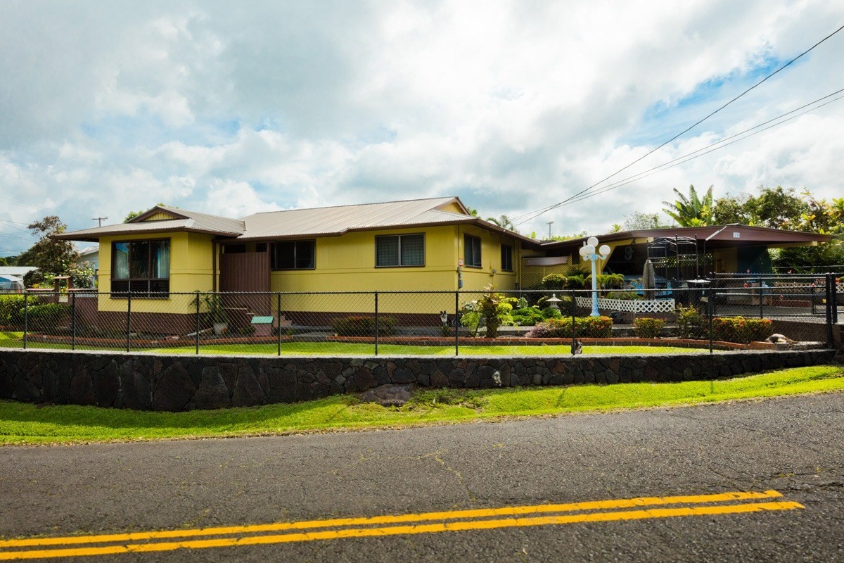 25 Kaapuni Loop Hilo, HI 96720 - Photo 1 of 25 a front view of a house with swimming pool