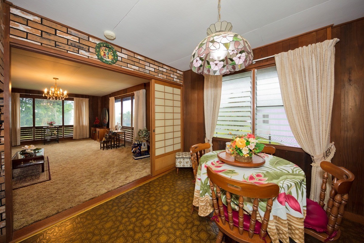 25 Kaapuni Loop Hilo, HI 96720 - Photo 9 of 25 a very nice looking room with a large window