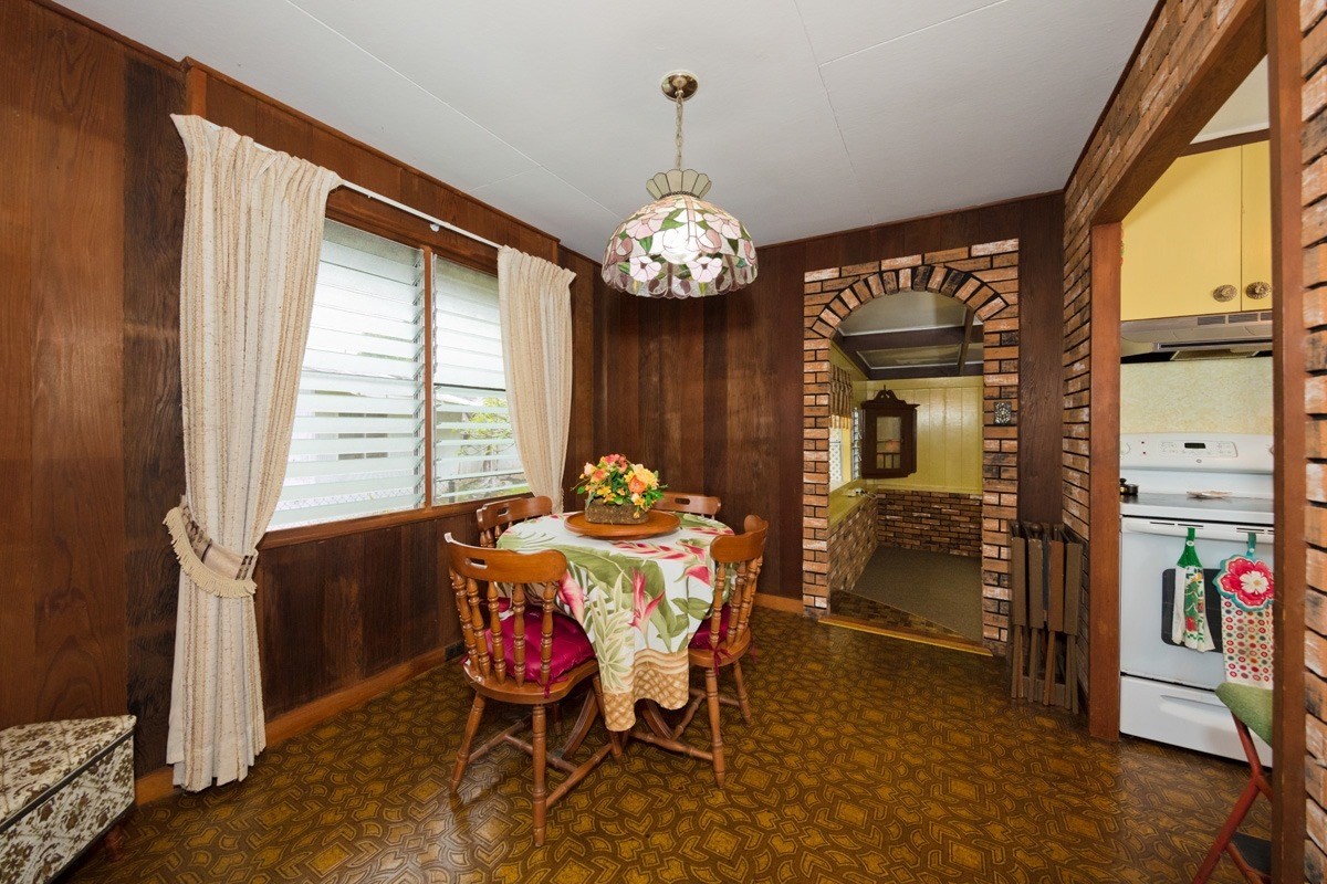 25 Kaapuni Loop Hilo, HI 96720 - Photo 10 of 25 a dining room with furniture and window