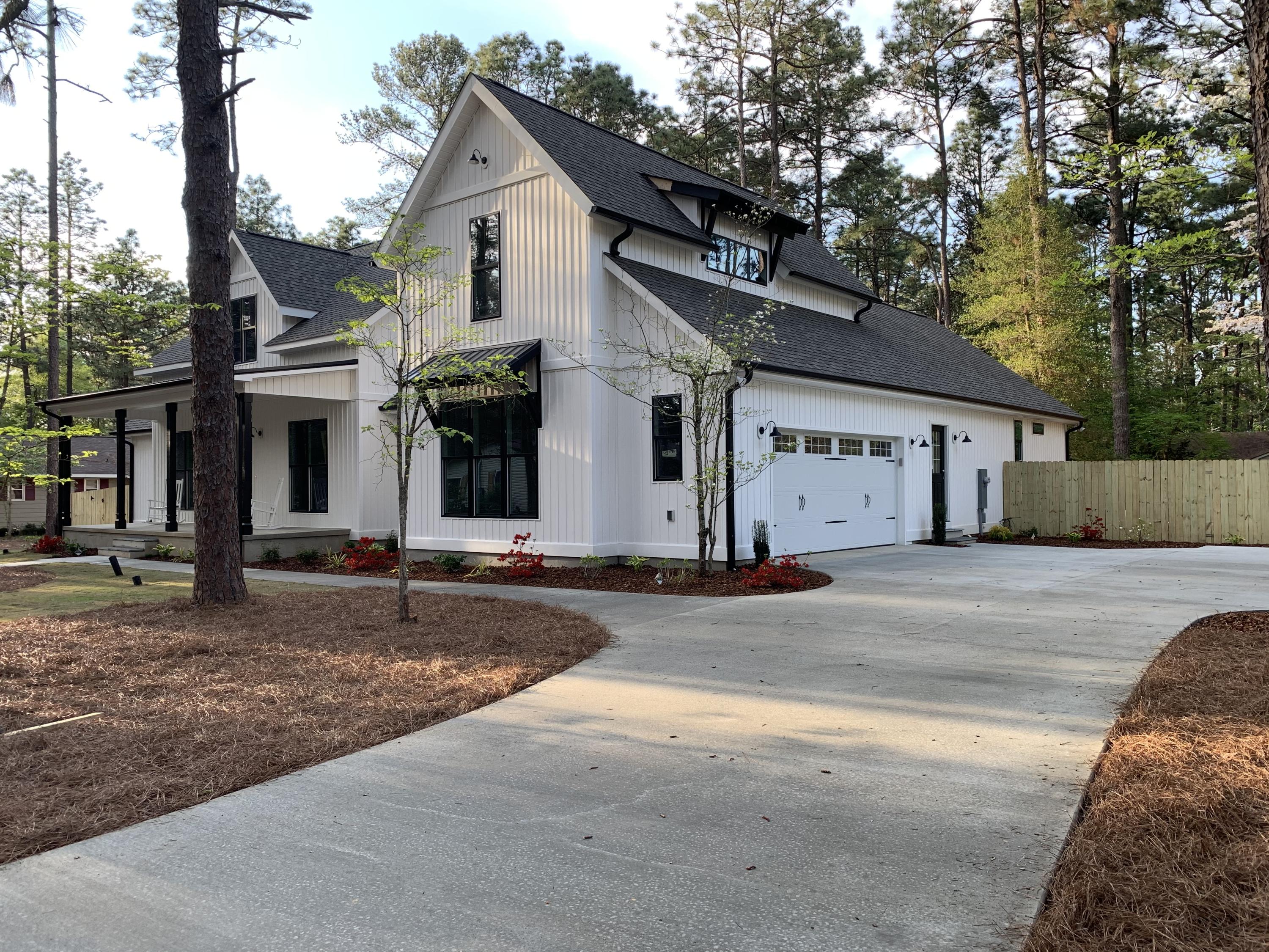 126 Turner Road Pinehurst, NC 28374 - Photo 49 of 56 Large driveway