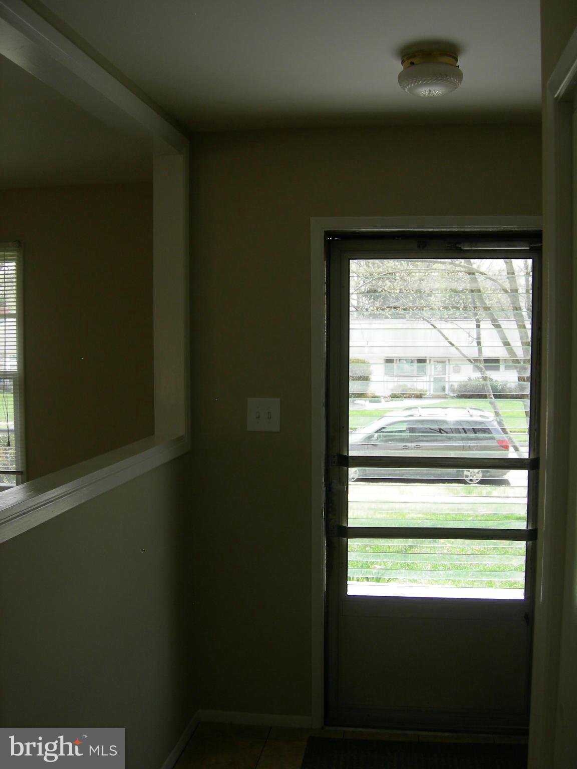 7506 Inzer Street Springfield, VA 22151 - Photo 2 of 16 Interior (General)