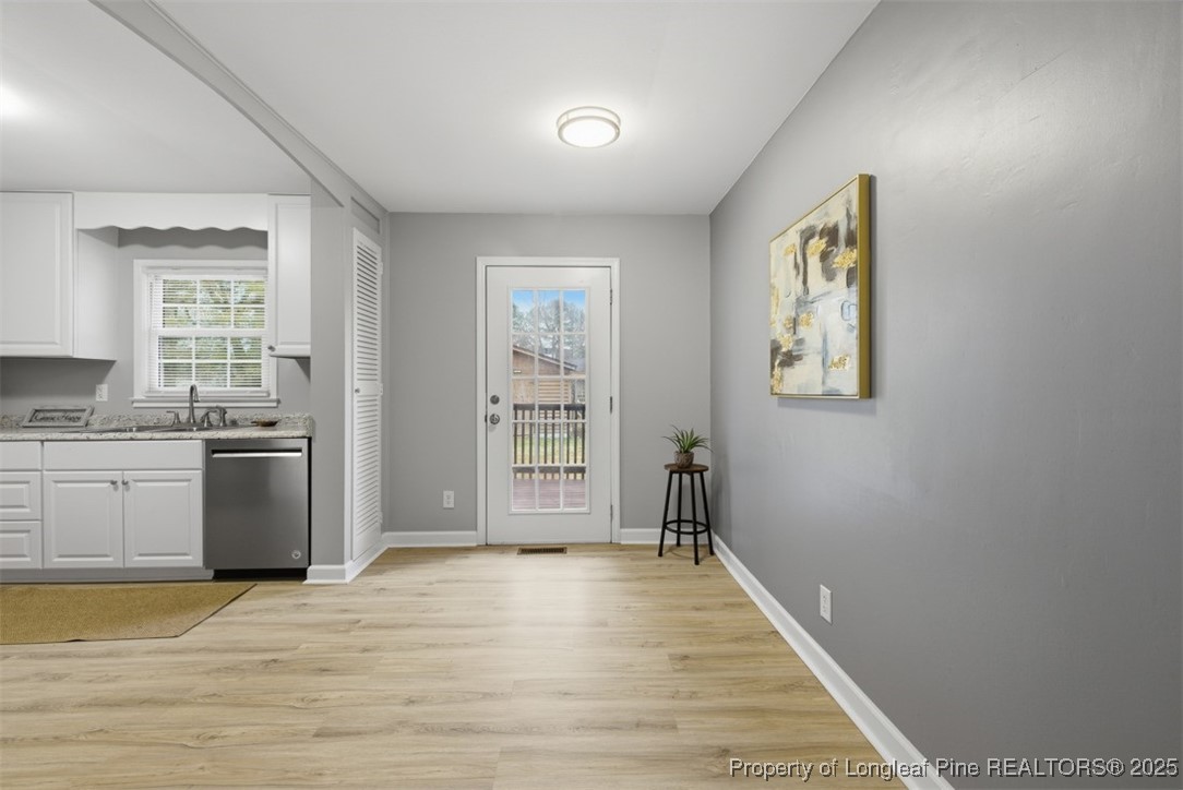 1109 Strickland Bridge Road Fayetteville, NC 28304 - Photo 5 of 20