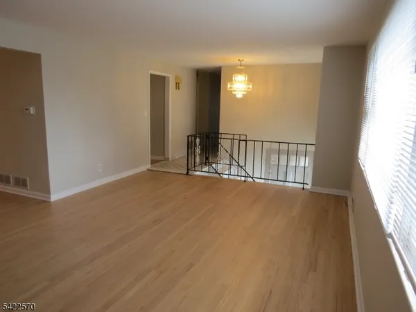 $3,900 | 192 West Mt Pleasant Avenue, Unit B, Livingston, NJ 07039