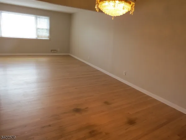 $3,900 | 192 West Mt Pleasant Avenue, Unit B, Livingston, NJ 07039