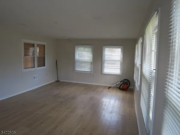 $3,900 | 192 West Mt Pleasant Avenue, Unit B, Livingston, NJ 07039
