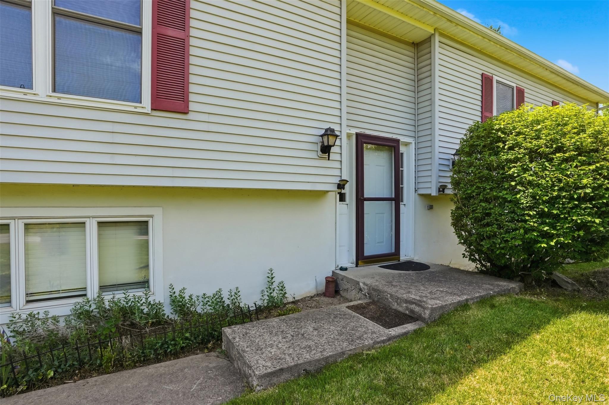 902 Albany Post Road New Paltz, NY 12561 - Photo 5 of 48