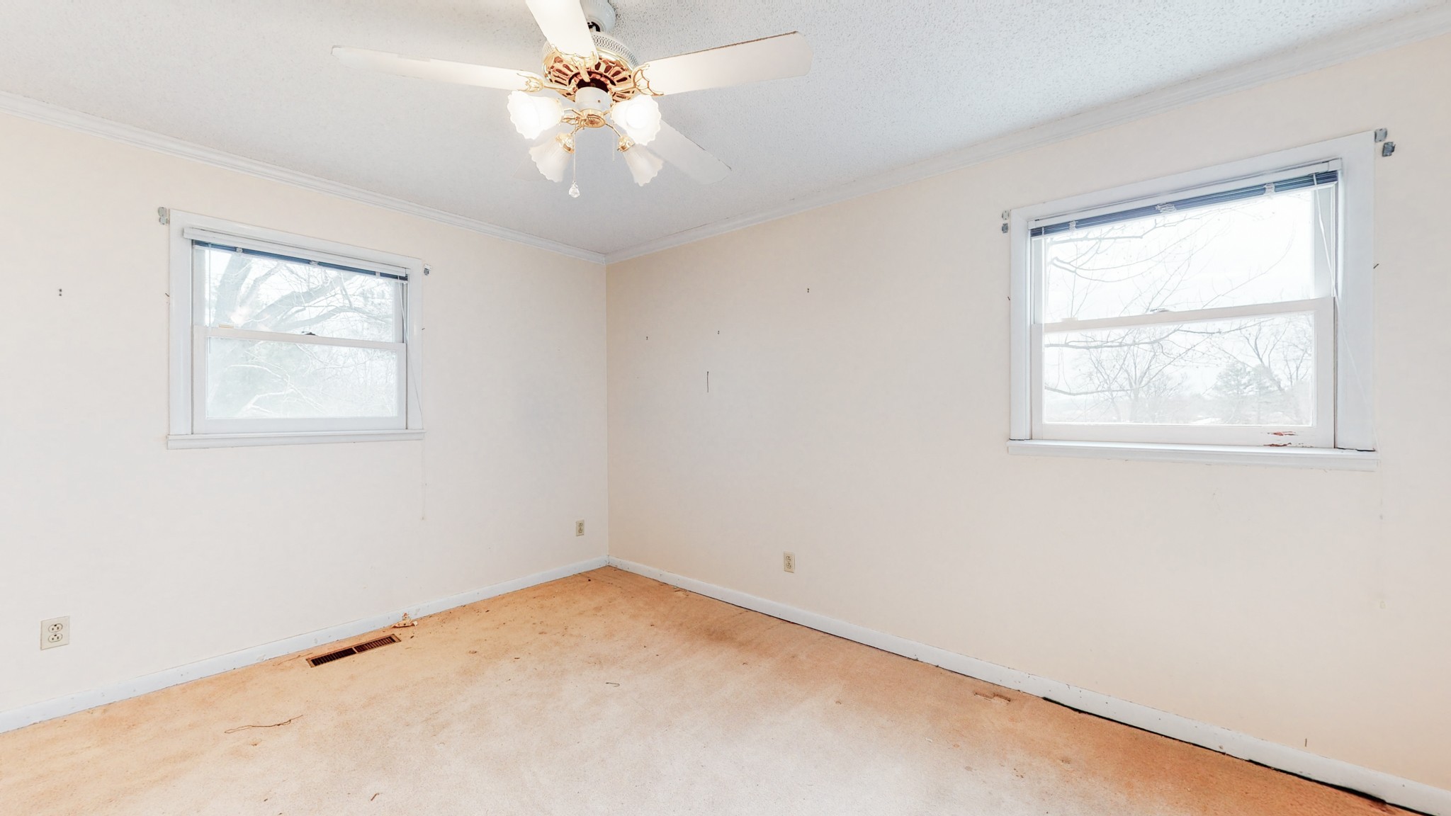 2165 Palmer Road Lebanon, TN 37090 - Photo 25 of 67 an empty room with a window