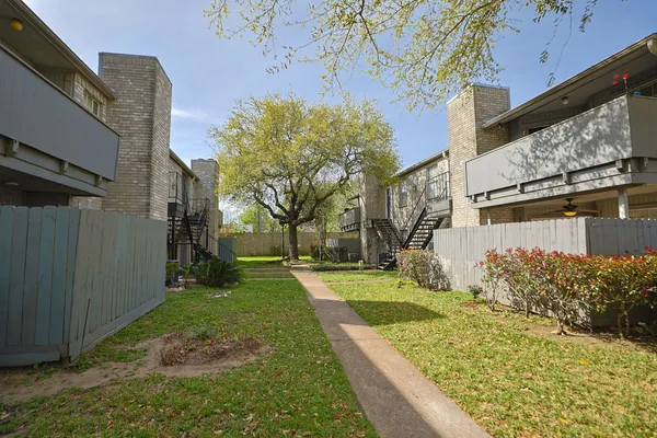 $88,500 | 9700 Leawood Boulevard, Unit 1902, Houston, TX 77099