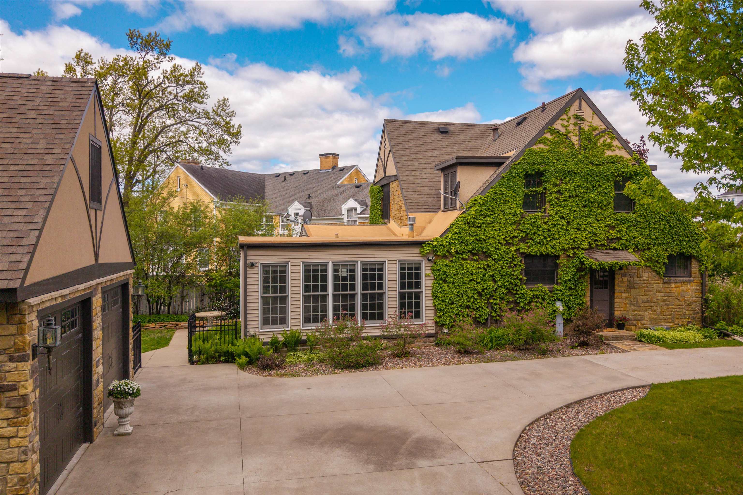 1709 Main Street Stevens Point, WI 54481 - Photo 4 of 53