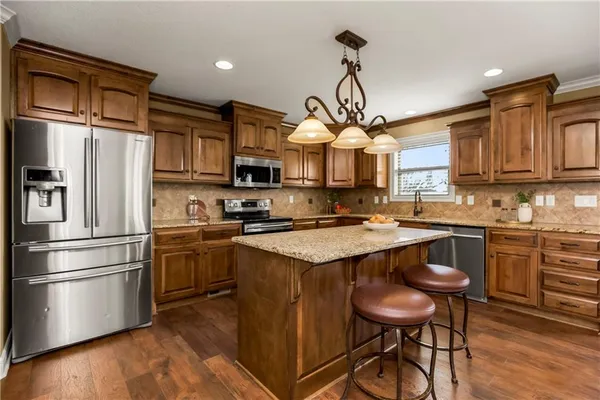 $550,000 | 10312 North Tullis Drive, Kansas City, MO 64157