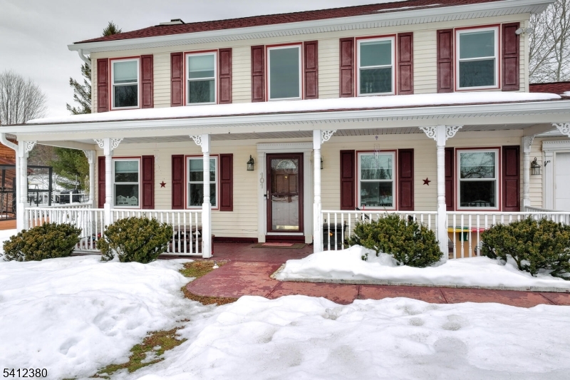 101 Racetrack Circle Montague, NJ 07827 - Photo 2 of 34