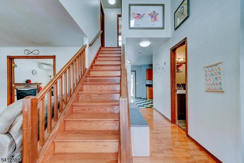 101 Racetrack Circle Montague, NJ 07827 - Photo 4 of 34