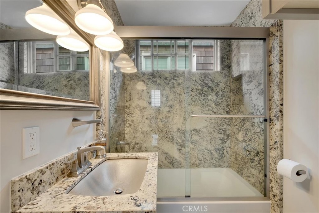 2808 West Oceanfront Newport Beach, CA 92663 - Photo 13 of 33