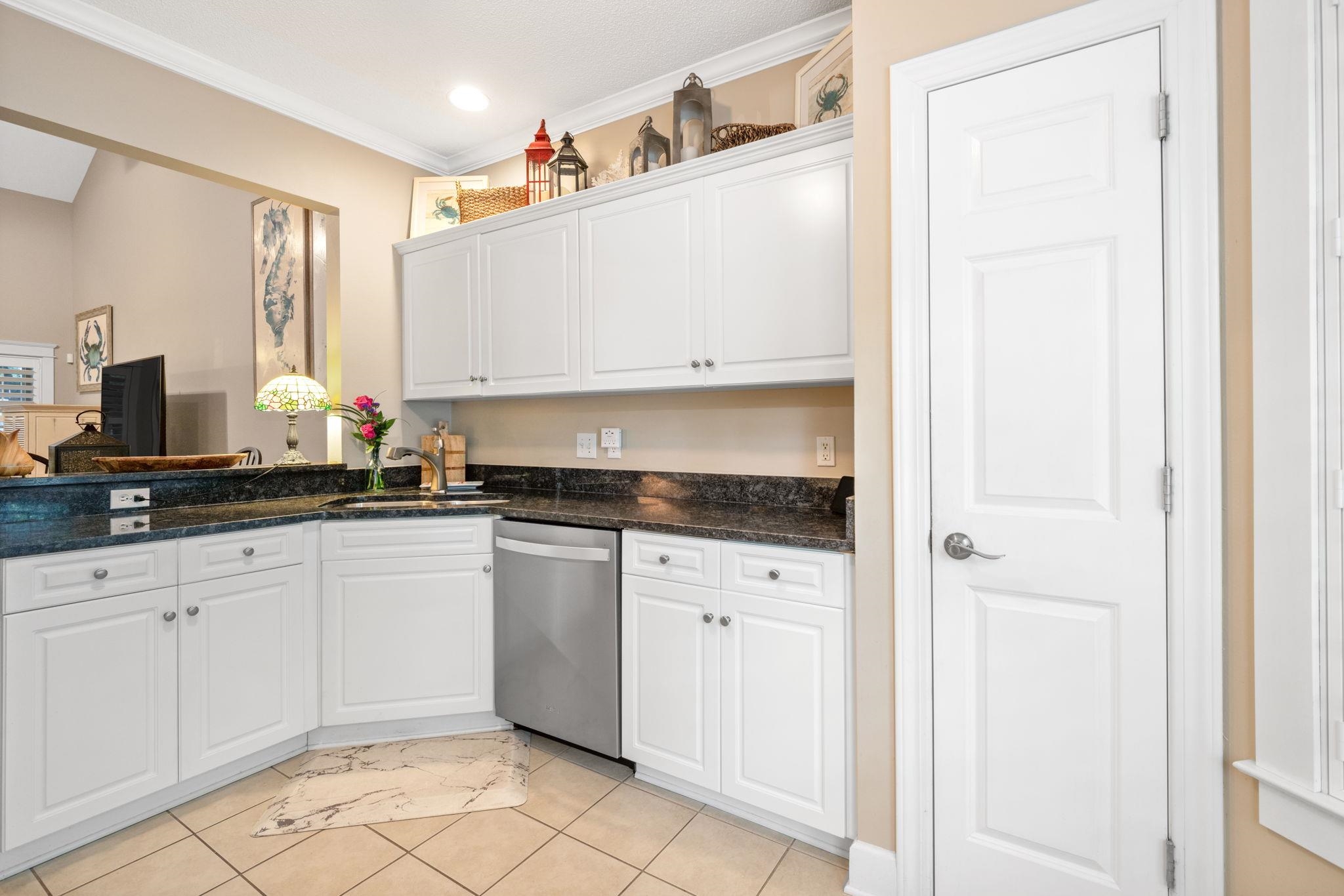 430 West Fort Morgan Road, Unit 1003 Gulf Shores, AL 36542 - Photo 17 of 31 Kitchen