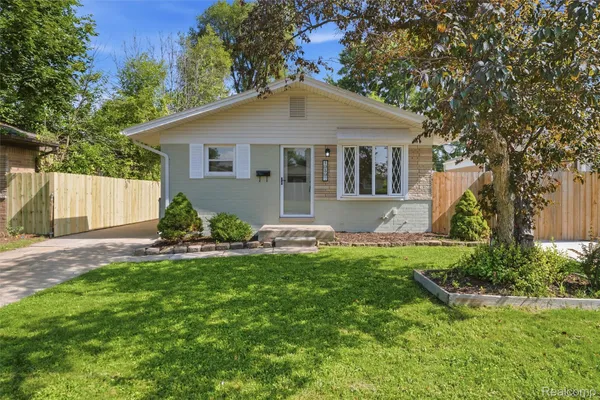 $219,900 | 19597 Stafford Street, Clinton Township, MI 48035