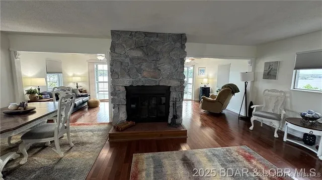 $449,000 | 28136 Lindsey Lane, Rocky Mount, MO 65072