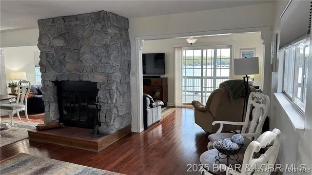 $449,000 | 28136 Lindsey Lane, Rocky Mount, MO 65072