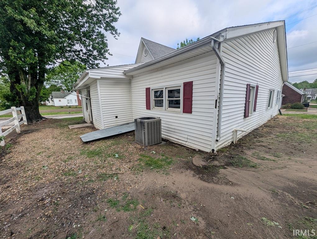 279 West Spring Street Bloomfield, IN 47424 - Photo 4 of 14