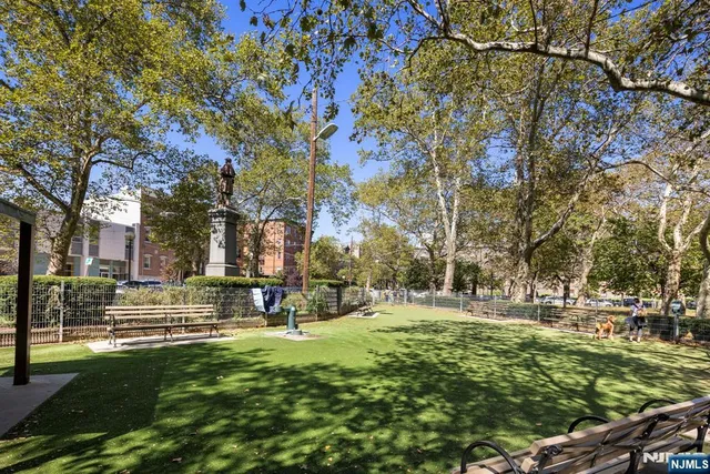 a car parked in front of a building