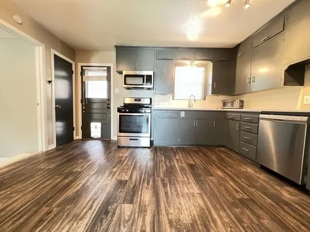 $1,925 | 10263 Casa View Drive, Dallas, TX 75228