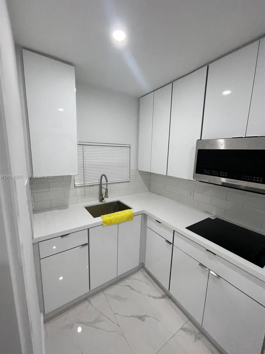 2103 Southwest 60th Avenue, Unit 2 Miami, FL 33155 - Photo 19 of 20