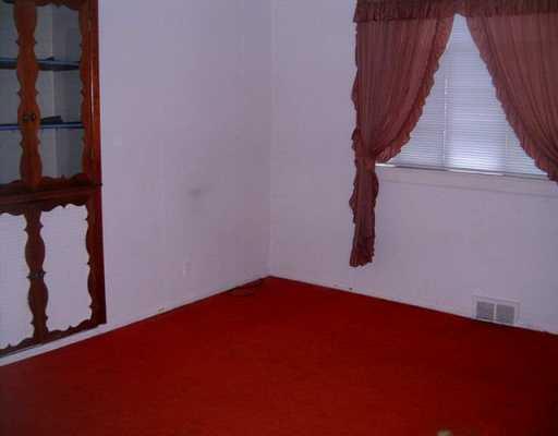 140 Donora Road Monongahela, PA 15063 - Photo 3 of 8 Living Room.