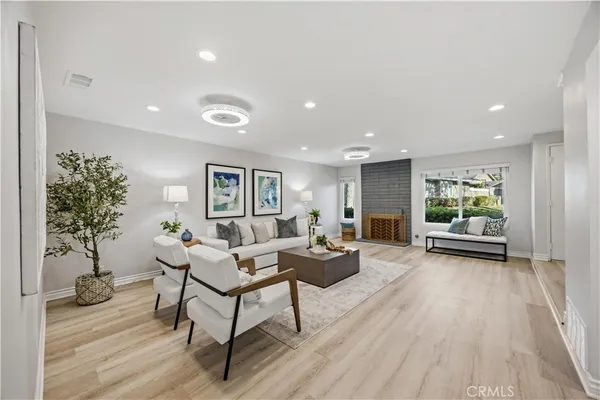 $1,280,000 | 10 Santa Fe, Unit 38, Irvine, CA 92604