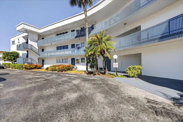 $142,000 | 200 Waterway Drive South, Unit 104, Lantana, FL 33462