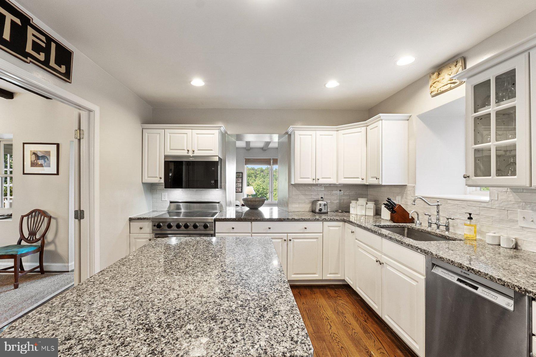 18035 Raven Rocks Road Bluemont, VA 20135 - Photo 15 of 68 Kitchen with nice size center island