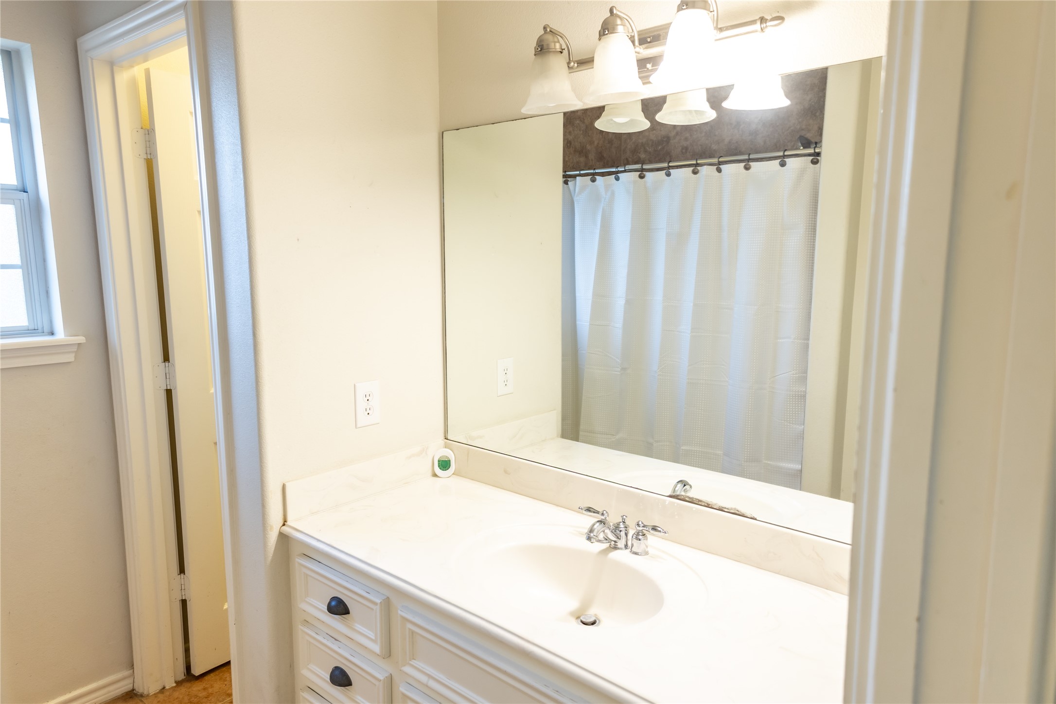 15913 Enloe Street Splendora, TX 77372 - Photo 19 of 36 Bathroom
