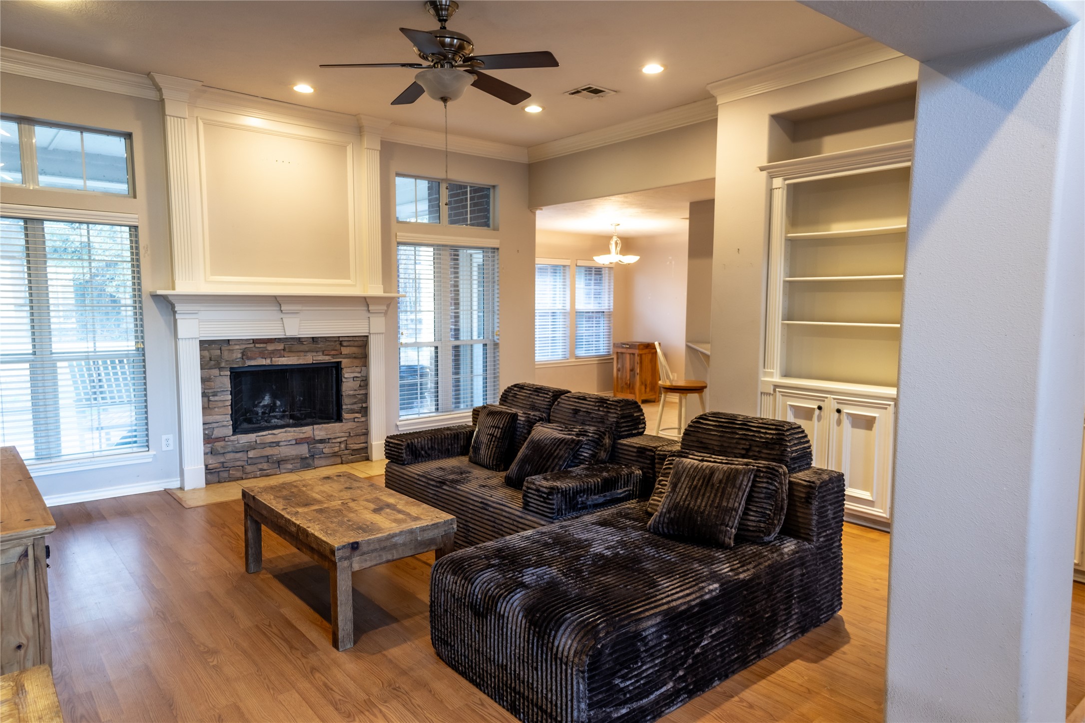 15913 Enloe Street Splendora, TX 77372 - Photo 4 of 36 Living Room